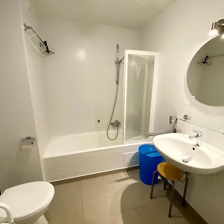 Apartment In Nieuwpoort Near Sandy Beaches, Cleaning Included 公寓 *