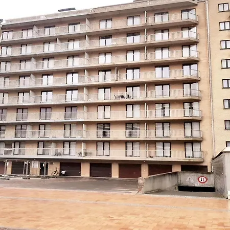 Apartment In Nieuwpoort Near Sandy Beaches, Cleaning Included *