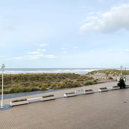 Apartment In Nieuwpoort Near Sandy Beaches, Cleaning Included 니우포르트