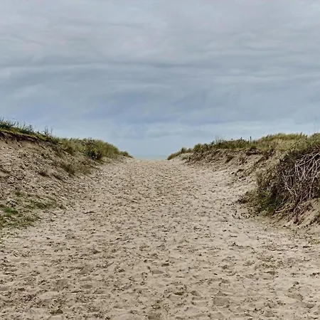 Apartment In Nieuwpoort Near Sandy Beaches, Cleaning Included
